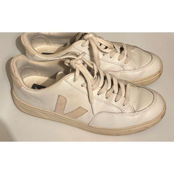 VEJA
V12 Mixed Leather Court Sneakers in Extra White / Sable Size 8 - Picture 6 of 11